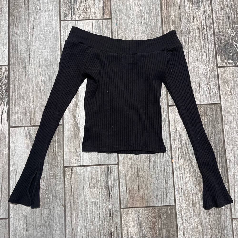 Urban Outfitters Black Off-Shoulder Ribbed Long Sleeve Top Size Medium